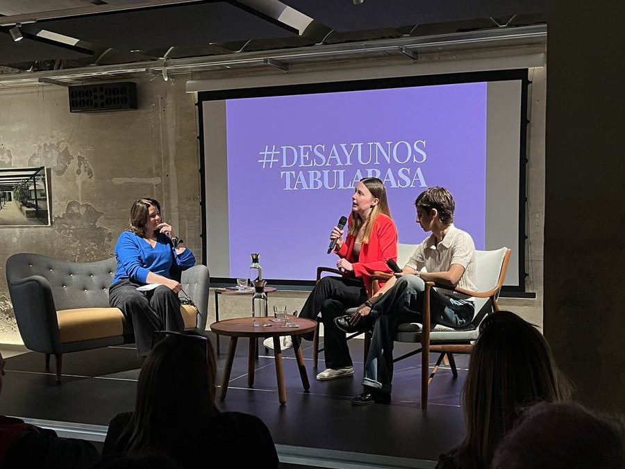Lucia Matamoros y Helena Arias — Desayuno Tabula Rasa
